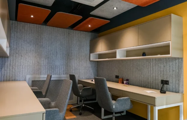 Minimalist Ofis Dekorasyonu: Az Eşya, Çok Odak